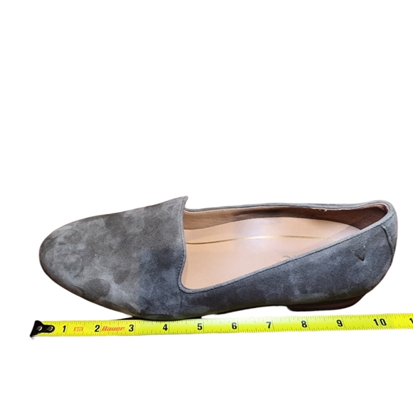 Vionic woman's suede slip ons | Size 8 - Picture 9 of 10